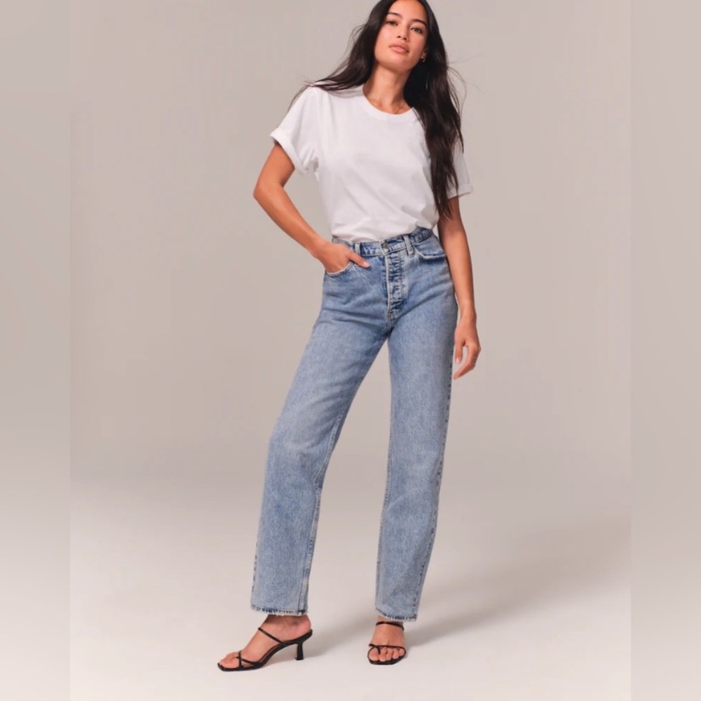 OG ABERCROMBIE AND FITCH “THE DAD HIGH RISE JEAN”